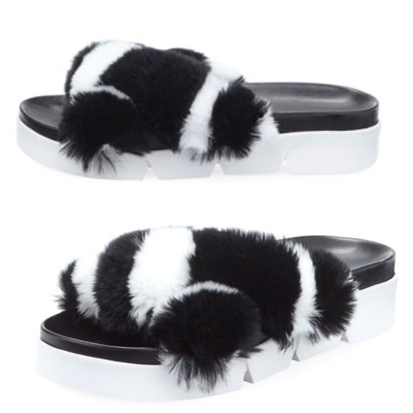 Stuart Weitzman Sublime Rex Rabbit Fur Slide Sandal Sz 41 In Black/White - Picture 3 of 12